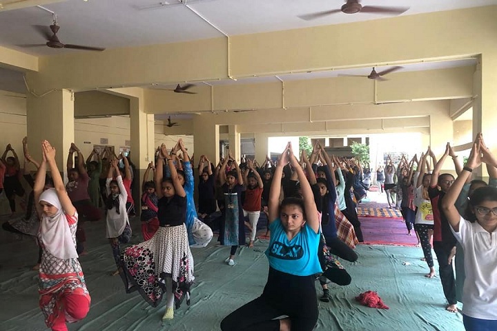 https://cache.careers360.mobi/media/colleges/social-media/media-gallery/10954/2021/2/2/Yoga of ZF Wadia Womens College and NK Jhota College of Commerce Surat_Others.jpg